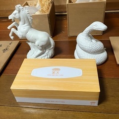 巳、午、置き物、陶器の画像