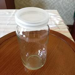 フタつきガラスびん2本セットの画像