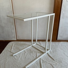 IKEA　VITTSJÖ ヴィットショー ラップトップスタンド　白の画像