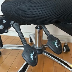 【無料でお譲りします】ゲーミングチェアの画像