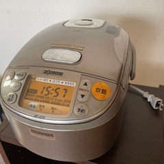 炊飯器の画像