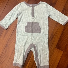 Carter’s9ヶ月・ロンパースパジャマ3枚セットの画像