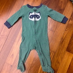 Carter’s9ヶ月・ロンパースパジャマ3枚セットの画像