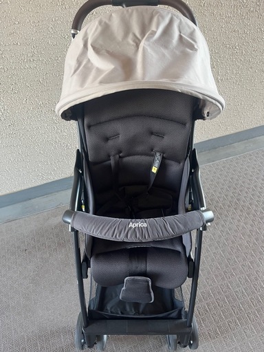 【美品】アップリカ ベビーカー マジカルエアーフリー