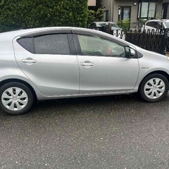 トヨタアクアハイブリッド８１００００　km 強力な衝突センサー付きの画像