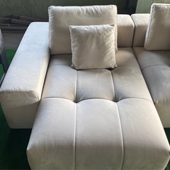 美品 CAGUUU スエード調イタリアンモダンソファ の画像