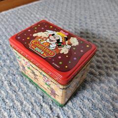 Tokyo Disneylandのお土産のお菓子の缶３つの画像