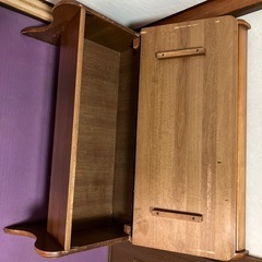 収納付き椅子の画像