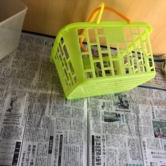 取手付きカゴの画像