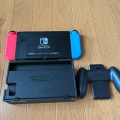 switch本体、付属品一式　ソフト付
の画像
