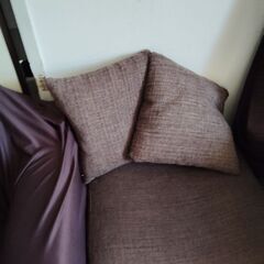 無料‼️足を伸ばせる1人用ソファーと3人掛けソファー＋足置き1つの画像