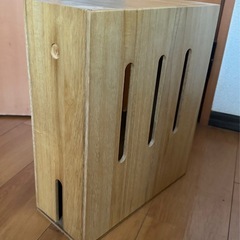 ケーブル、配線収納ボックス　差し上げますの画像