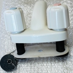 ✨KVK 水栓金具 洗面用 2ハンドル混合栓 ゴム栓付✨の画像