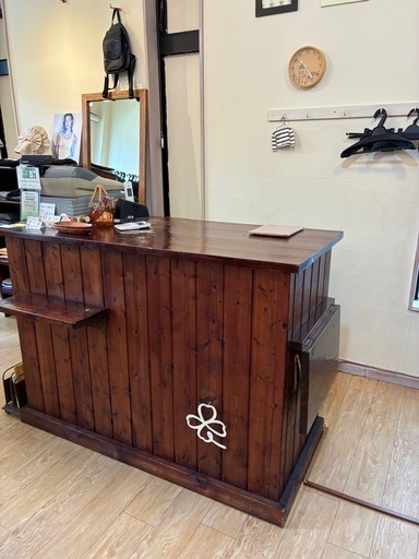 お店　レジ　キャッシャー