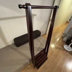 ハンガーラック　木製（高さ161cm×幅74㎝×奥行45cm）の画像