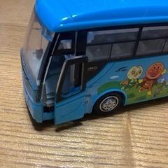 アンパンマンバスの画像