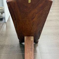 【直接引き取り限定】アフリカ 無垢木製チェアの画像