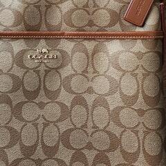 コーチCOACHシグネチャーショルダーバック　クロスボディブラウンの画像