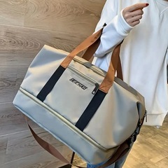 🉐激安‼️ミドルサイズのクロスボディバッグ❣️の画像