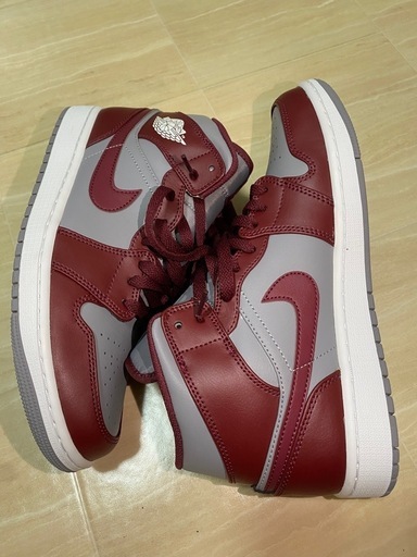 Nike Air Jordan 1 Mid バーガンディ/グレー