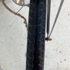 自転車　27インチ　オートライト　6段変速　後ろタイヤ及びチューブ新品交換済　近隣有料配達可能の画像