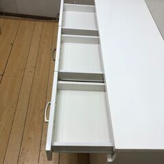 ニトリ キッチンカウンター 幅120 ホワイト 鏡面仕上げ キャスター付き 引き出し 扉収納 棚板可動 キッチン収納　【糸島市内 送料無料】88240-1-006の画像
