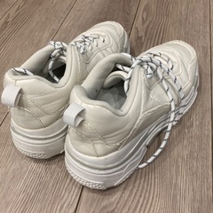 ブランドスニーカー23.5の画像