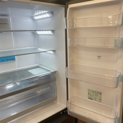 4ドア冷蔵庫の画像