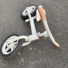 子ども用キックバイクの画像