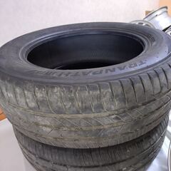 215/60R17 TOYOタイヤ　4本の画像