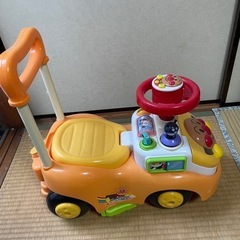 アンパンマンの車の画像