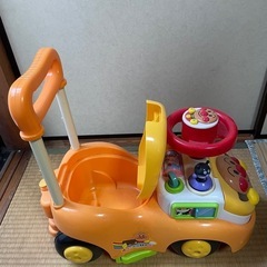 アンパンマンの車の画像