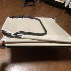 簡易ベッドの画像
