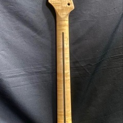 新品　ストラトキャスター エレキギター用ネック カナダ産１ピースフレイムメイプルの画像