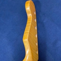 新品　ストラトキャスター エレキギター用ネック カナダ産１ピースフレイムメイプルの画像