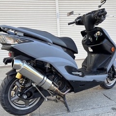 ⭐️3型.シグナスX125SRちょいカスタム⭐️プラグ・グリップなど新品交換快調⭐️原付二種スクーター⭐️の画像