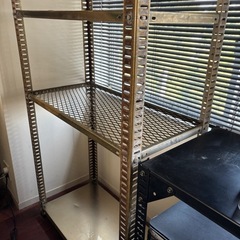 スチール製シェルフの画像