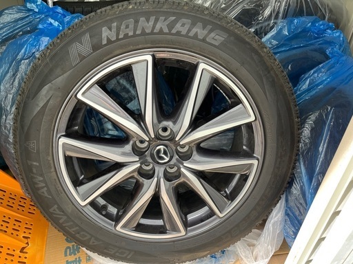 19インチスタッドレスタイヤホイール付き