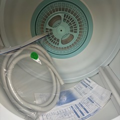東芝　電気衣類乾燥機　スタンド付きの画像