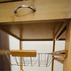 キッチンラック 引き出し、棚付きの画像