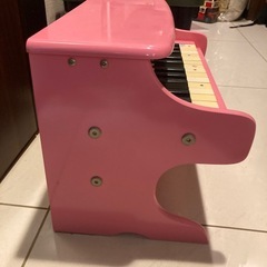 おもちゃのピアノの画像