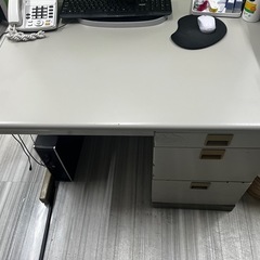 オフィス机&オフィスチェアーセット
の画像