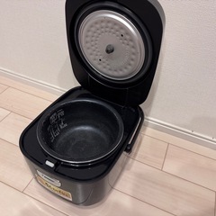 アイリスオーヤマ　炊飯器　RC-MB30-Bの画像