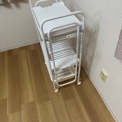 【世田谷区手渡し限定】【美品】エステワゴン 3段 (引出し付き) ホワイトの画像