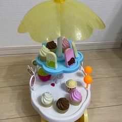 アイスクリームの販売車の画像