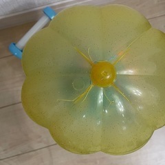 アイスクリームの販売車の画像