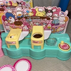 サンリオ キャラクターズ クルクルファクトリーとかわいいケーキ屋さんの画像