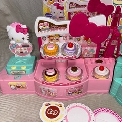 サンリオ キャラクターズ クルクルファクトリーとかわいいケーキ屋さんの画像