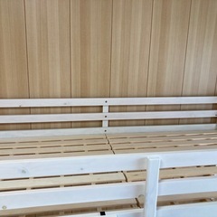 二段ベットの画像