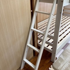 二段ベットの画像